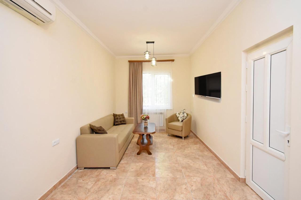 Forest Hills Yerevan Exterior photo