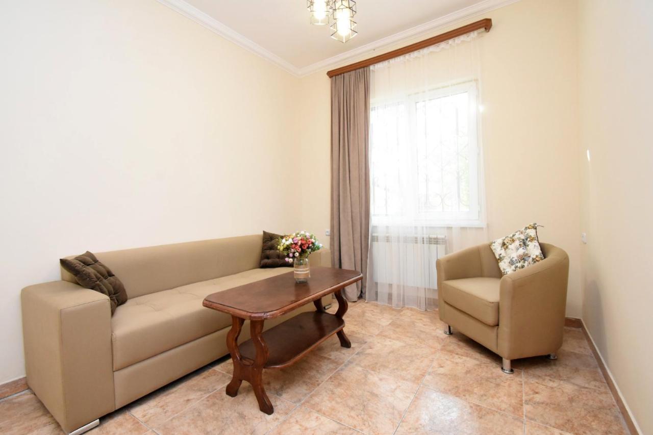 Forest Hills Yerevan Exterior photo