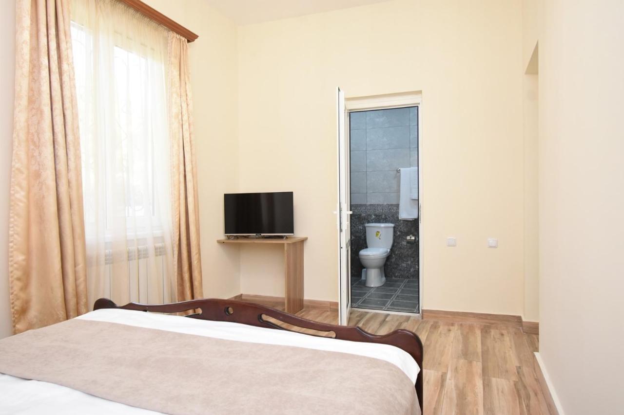 Forest Hills Yerevan Exterior photo